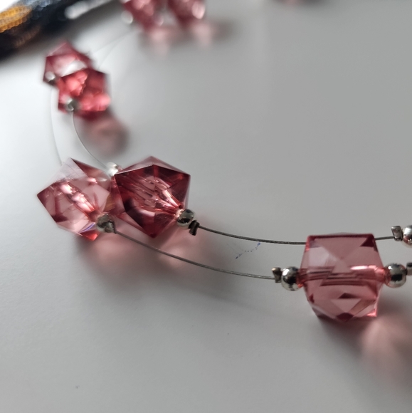 4 Funky Necklaces! - Picture 9 of 10